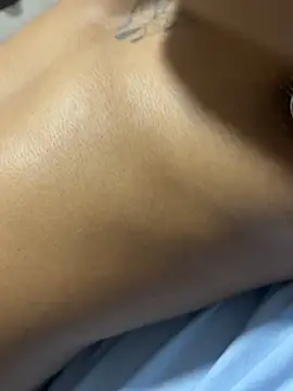 Snapshot of Tatishernandez chatting on October 31, 1:41 pm Tatishernandez online show from October 31, 1:41 pm