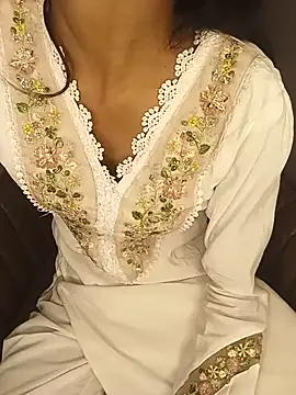 Snapshot of Marathi_Queen1 chatting on June 24, 12:04 pm Marathi Queen1 online show from June 24, 12:04 pm