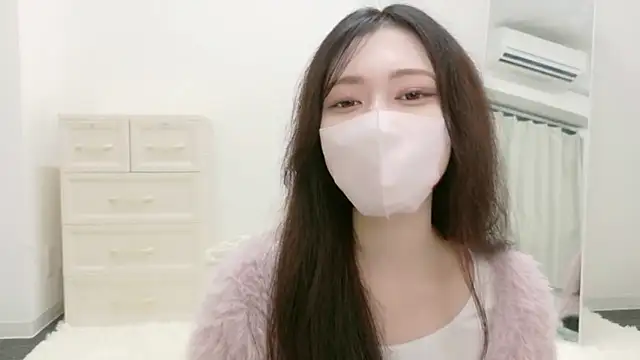Snapshot of annachan_v chatting on April 4, 3:18 pm annachan v online show from April 4, 3:18 pm