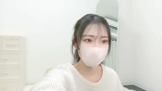 Snapshot of annachan_v chatting on April 10, 2:24 pm annachan v online show from April 10, 2:24 pm