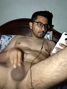 Snapshot of Leocuma82 chatting on December 20, 3:31 am Leocuma82 online show from December 20, 3:31 am