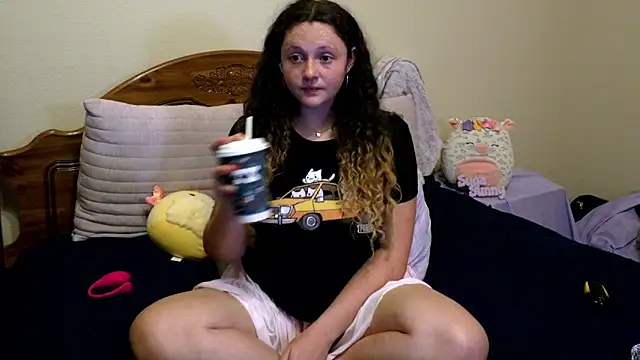 sugasunny04 online show from April 11, 5:59 am