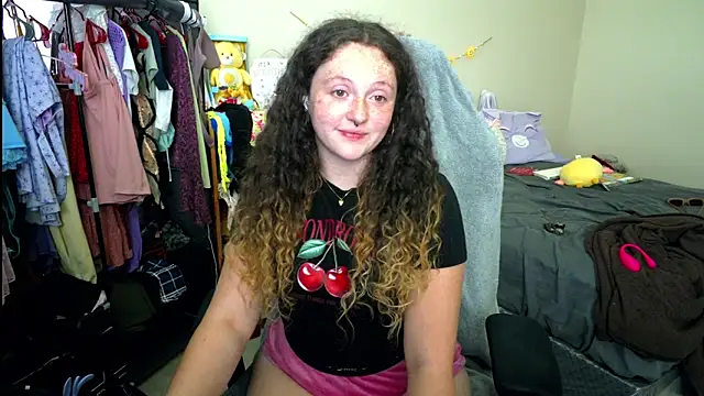 sugasunny04 online show from May 25, 6:39 pm