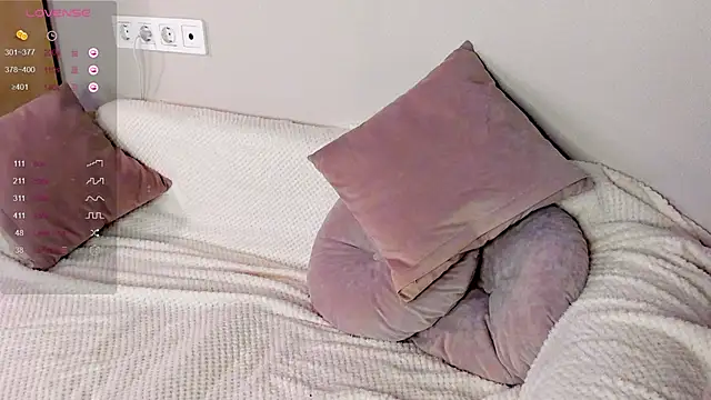 Snapshot of Alice_Presly chatting on November 14, 2:48 am Alice Presly online show from November 14, 2:48 am