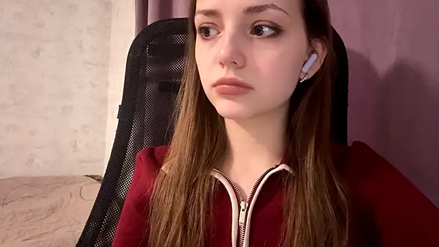 Snapshot of AliceStacy chatting on November 15, 9:24 am AliceStacy online show from November 15, 9:24 am