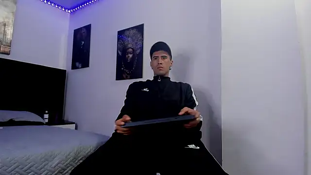 Snapshot of harold_777 chatting on November 1, 2:51 am harold 777 online show from November 1, 2:51 am