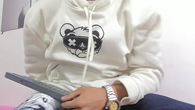 Snapshot of harold_777 chatting on November 6, 8:35 pm harold 777 online show from November 6, 8:35 pm