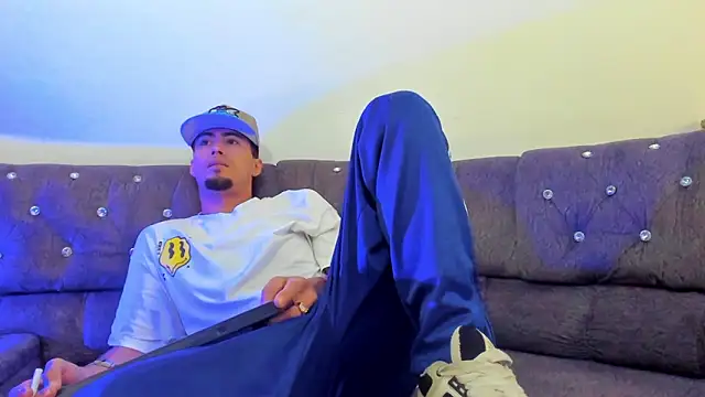 Snapshot of harold_777 chatting on November 29, 7:25 pm harold 777 online show from November 29, 7:25 pm