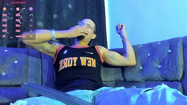 Snapshot of harold_777 chatting on November 23, 10:42 pm harold 777 online show from November 23, 10:42 pm