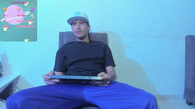 Snapshot of harold_777 chatting on February 23, 6:47 am harold 777 online show from February 23, 6:47 am