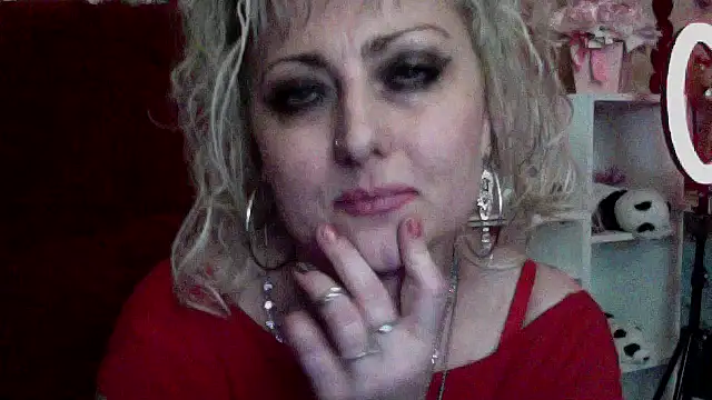 xHot Amazonq online show from February 12, 8:08 pm