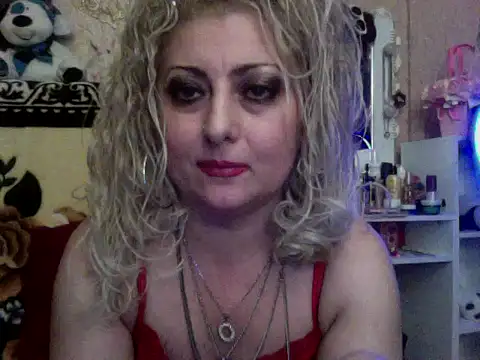 Snapshot of xHot_Amazonq chatting on November 19, 6:41 pm xHot Amazonq online show from November 19, 6:41 pm