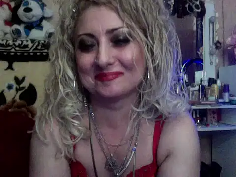 Snapshot of xHot_Amazonq chatting on November 17, 6:45 pm xHot Amazonq online show from November 17, 6:45 pm