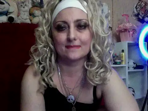 Snapshot of xHot_Amazonq chatting on November 2, 10:26 pm xHot Amazonq online show from November 2, 10:26 pm