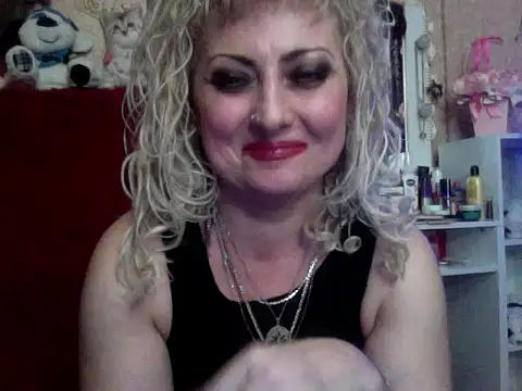 Snapshot of xHot_Amazonq chatting on November 3, 10:02 pm xHot Amazonq online show from November 3, 10:02 pm