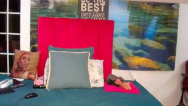 Lisa-001 online show from February 5, 7:10 pm