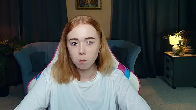 Snapshot of AddieOsler chatting on December 3, 8:52 pm AddieOsler online show from December 3, 8:52 pm