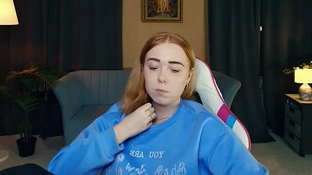 Snapshot of AddieOsler chatting on December 17, 8:47 pm AddieOsler online show from December 17, 8:47 pm