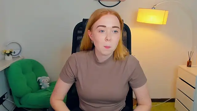 Snapshot of AddieOsler chatting on November 12, 8:45 pm AddieOsler online show from November 12, 8:45 pm