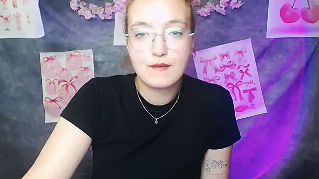 Snapshot of MissAriaa chatting on June 18, 3:39 pm MissAriaa online show from June 18, 3:39 pm