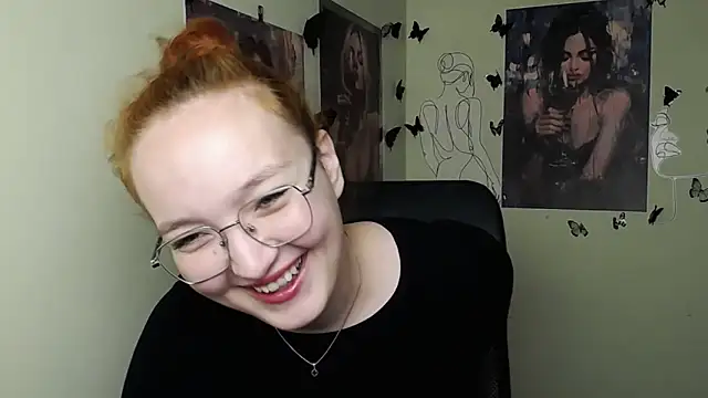 Snapshot of MissAriaa chatting on May 28, 6:10 am MissAriaa online show from May 28, 6:10 am