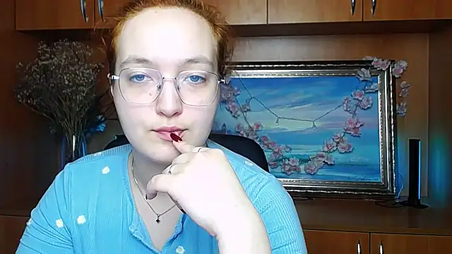 MissAriaa online show from April 3, 6:20 am