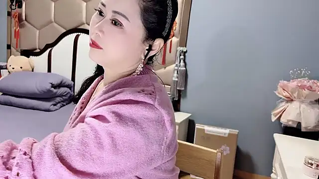 yaoyao22678 online show from May 9, 1:31 am