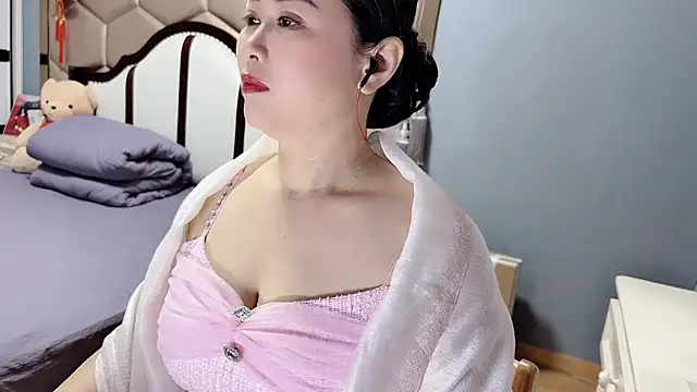 yaoyao22678 online show from April 1, 2:13 am