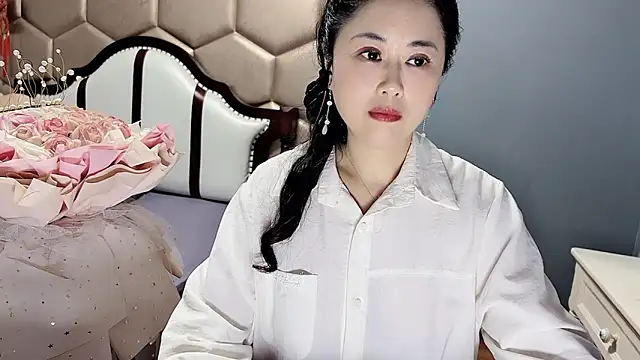 yaoyao22678 online show from April 18, 1:30 am