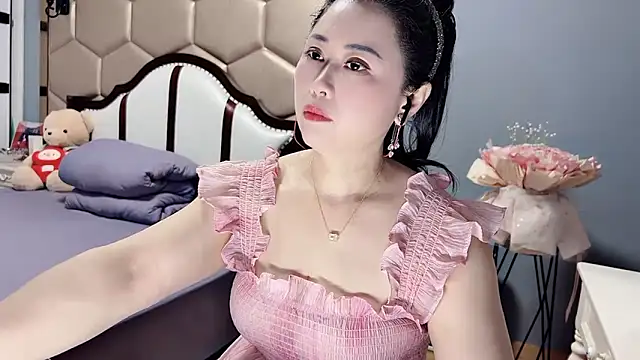 yaoyao22678 online show from May 21, 1:58 am