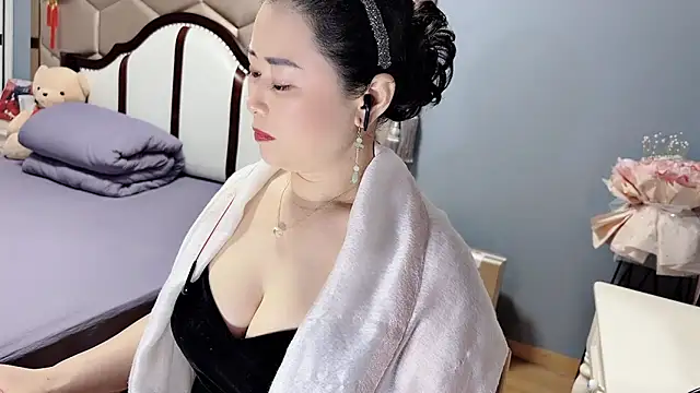 yaoyao22678 online show from April 21, 2:14 am