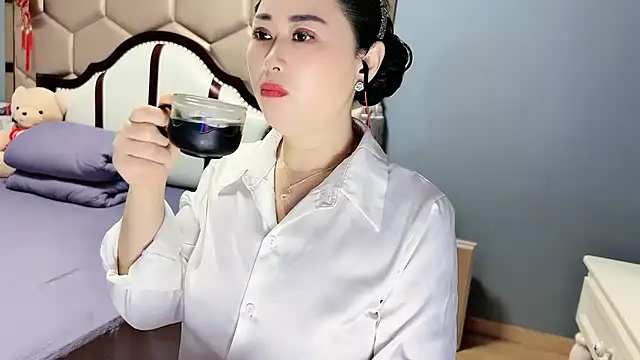 yaoyao22678 online show from April 14, 1:54 am