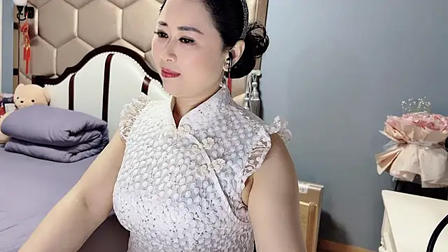yaoyao22678 online show from April 29, 1:32 am