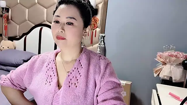 yaoyao22678 online show from April 30, 1:45 am