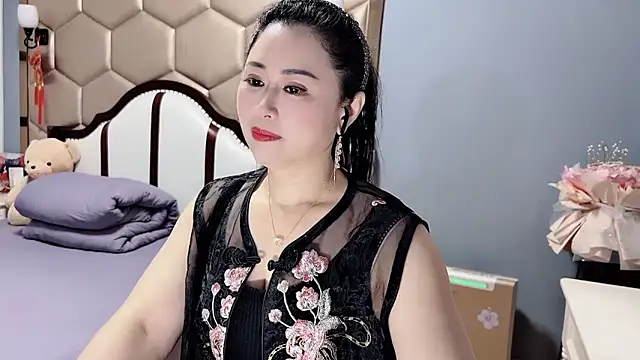 yaoyao22678 online show from May 16, 2:10 am