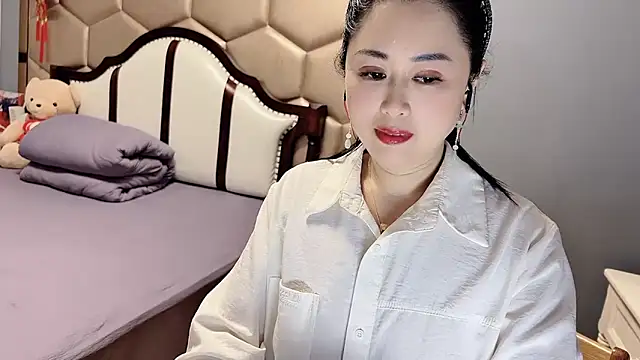 yaoyao22678 online show from April 12, 2:15 am