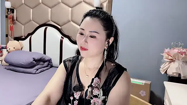 yaoyao22678 online show from May 16, 1:37 am