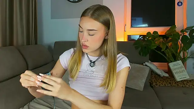 SugarSkye online show from June 24, 8:17 pm