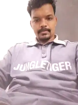 bigblackcock0111 online show from April 19, 12:50 pm