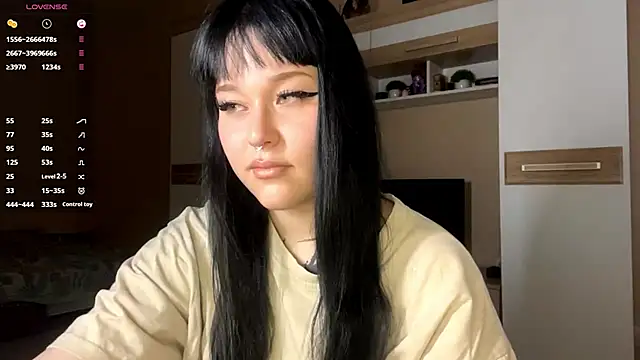 LaurenOveson online show from November 22, 11:31 am