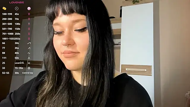 LaurenOveson online show from December 1, 11:22 am