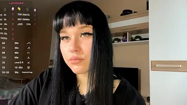 LaurenOveson online show from November 10, 6:29 am