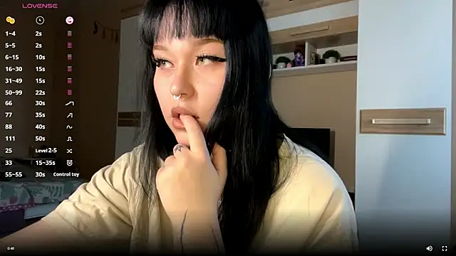 LaurenOveson online show from November 19, 10:26 am