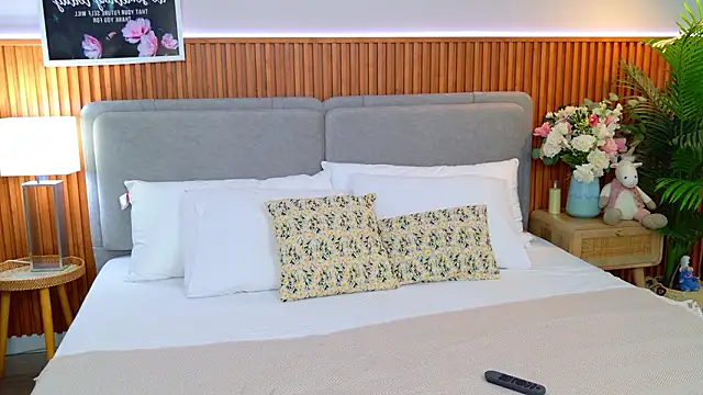 Sandy Edvards online show from March 27, 4:54 am