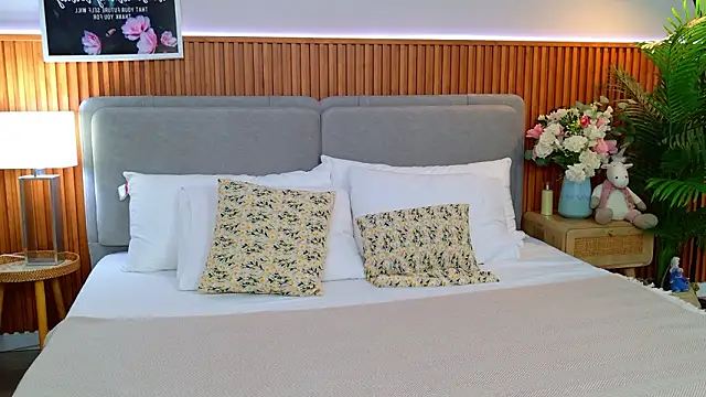 Sandy Edvards online show from March 26, 4:55 am