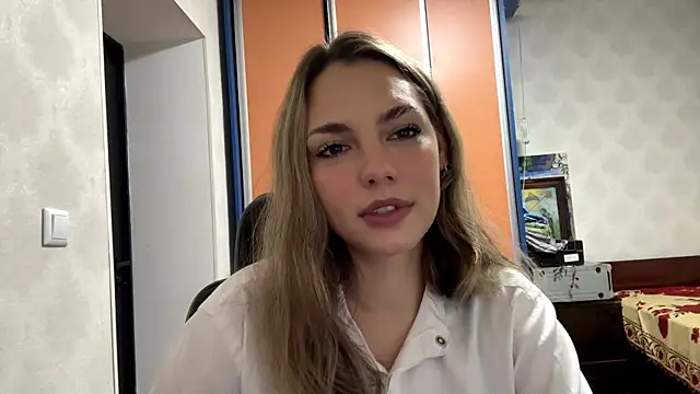 IlanaLafferty online show from November 11, 6:36 pm