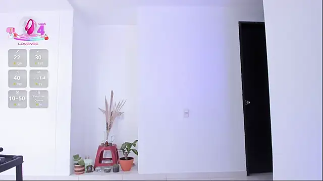 Snapshot of Leyacopper_ chatting on October 31, 6:59 pm Leyacopper online show from October 31, 6:59 pm