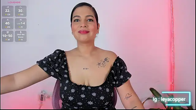 Snapshot of Leyacopper_ chatting on July 12, 12:11 am Leyacopper online show from July 12, 12:11 am
