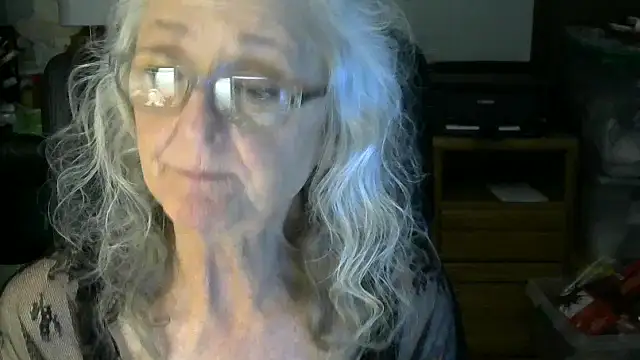 Snapshot of JoleneDelacroix chatting on December 3, 4:13 am JoleneDelacroix online show from December 3, 4:13 am