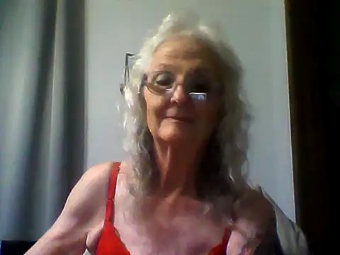 Snapshot of JoleneDelacroix chatting on November 4, 2:04 am JoleneDelacroix online show from November 4, 2:04 am